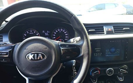 KIA Rio IV, 2017 год, 880 000 рублей, 6 фотография