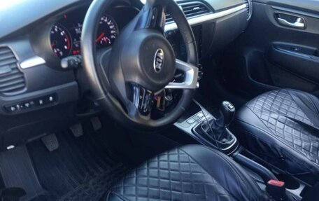 KIA Rio IV, 2017 год, 880 000 рублей, 8 фотография