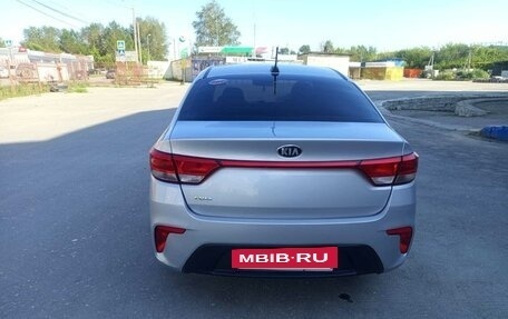 KIA Rio IV, 2017 год, 880 000 рублей, 3 фотография