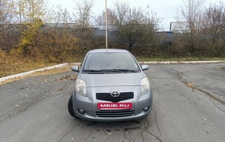 Toyota Yaris III рестайлинг, 2007 год, 630 000 рублей, 9 фотография