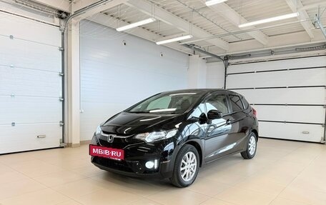 Honda Fit III, 2017 год, 1 209 000 рублей, 2 фотография