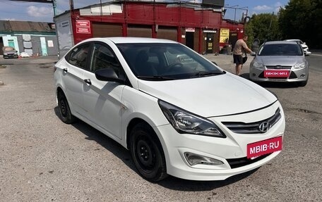 Hyundai Solaris II рестайлинг, 2016 год, 692 000 рублей, 2 фотография