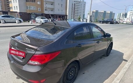 Hyundai Solaris II рестайлинг, 2015 год, 650 000 рублей, 3 фотография