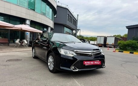 Toyota Camry, 2015 год, 1 799 000 рублей, 2 фотография