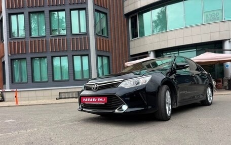 Toyota Camry, 2015 год, 1 799 000 рублей, 10 фотография