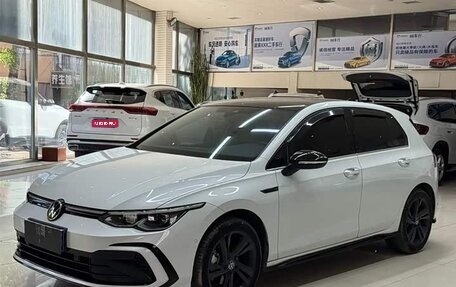 Volkswagen Golf VIII, 2021 год, 1 850 000 рублей, 1 фотография