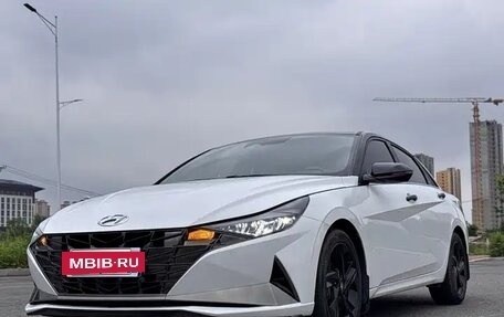 Hyundai Elantra, 2023 год, 1 750 000 рублей, 2 фотография