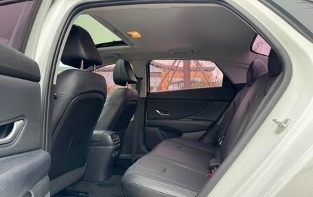 Hyundai Elantra, 2022 год, 1 588 000 рублей, 11 фотография