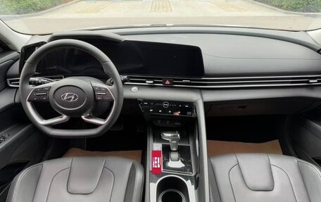 Hyundai Elantra, 2022 год, 1 588 000 рублей, 12 фотография