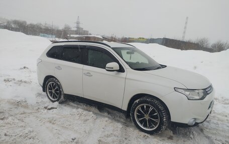Mitsubishi Outlander III рестайлинг 3, 2013 год, 1 350 000 рублей, 6 фотография