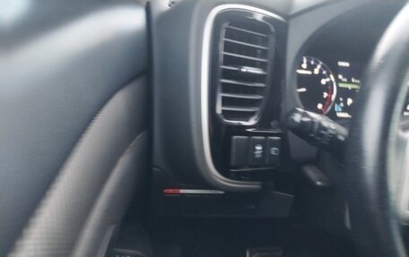 Mitsubishi Outlander III рестайлинг 3, 2013 год, 1 350 000 рублей, 17 фотография