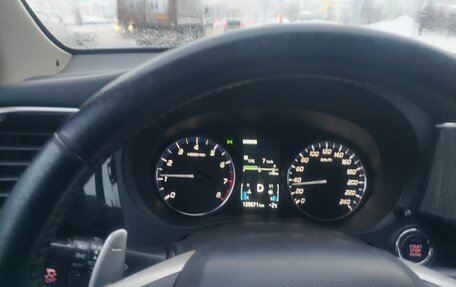 Mitsubishi Outlander III рестайлинг 3, 2013 год, 1 350 000 рублей, 18 фотография