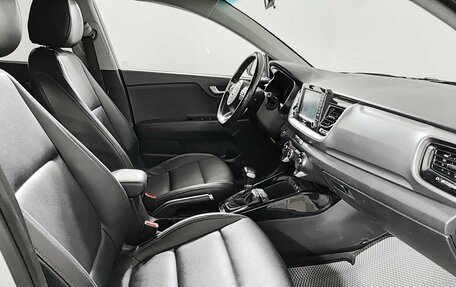 KIA Stonic, 2018 год, 1 300 000 рублей, 13 фотография