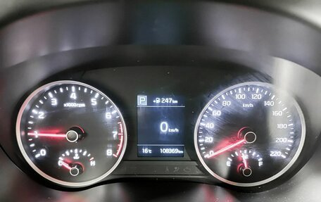 KIA Stonic, 2018 год, 1 300 000 рублей, 16 фотография