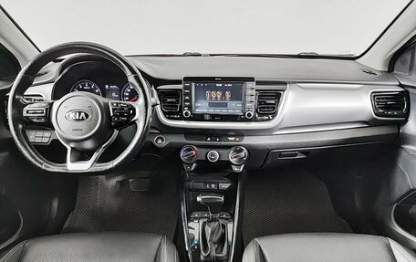KIA Stonic, 2018 год, 1 300 000 рублей, 17 фотография