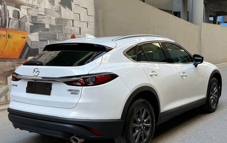 Mazda CX-4, 2022 год, 1 700 000 рублей, 4 фотография