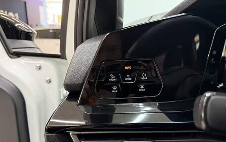 Volkswagen Golf VIII, 2021 год, 1 850 000 рублей, 9 фотография
