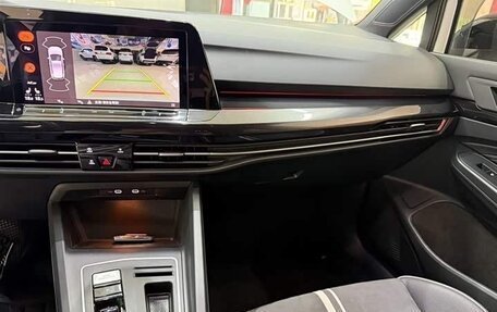 Volkswagen Golf VIII, 2021 год, 1 850 000 рублей, 11 фотография
