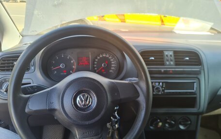 Volkswagen Polo VI (EU Market), 2013 год, 450 000 рублей, 24 фотография