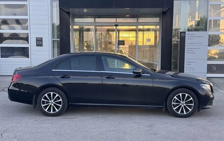 Mercedes-Benz E-Класс, 2019 год, 2 990 000 рублей, 4 фотография