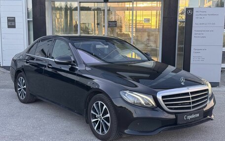 Mercedes-Benz E-Класс, 2019 год, 2 990 000 рублей, 3 фотография
