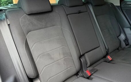 Volkswagen Tiguan II, 2021 год, 3 270 000 рублей, 12 фотография