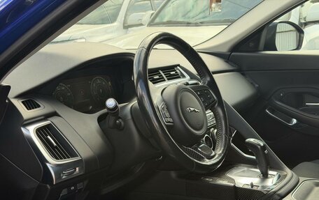 Jaguar E-Pace, 2018 год, 1 750 000 рублей, 19 фотография