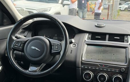 Jaguar E-Pace, 2018 год, 1 750 000 рублей, 24 фотография