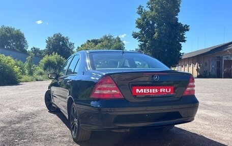 Mercedes-Benz C-Класс, 2005 год, 800 000 рублей, 2 фотография