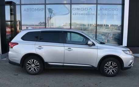 Mitsubishi Outlander III рестайлинг 3, 2018 год, 1 570 000 рублей, 4 фотография