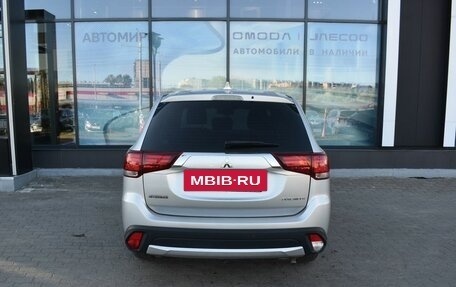 Mitsubishi Outlander III рестайлинг 3, 2018 год, 1 570 000 рублей, 6 фотография