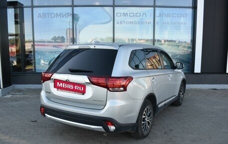 Mitsubishi Outlander III рестайлинг 3, 2018 год, 1 570 000 рублей, 5 фотография