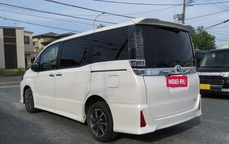 Toyota Voxy III, 2021 год, 1 915 000 рублей, 6 фотография