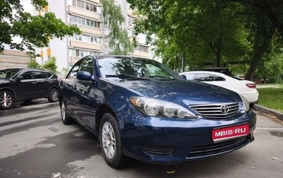 Toyota Camry V40, 2005 год, 695 000 рублей, 1 фотография