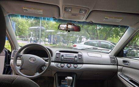 Toyota Camry V40, 2005 год, 695 000 рублей, 10 фотография