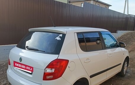 Skoda Fabia II, 2011 год, 450 000 рублей, 3 фотография