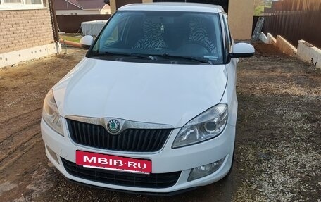 Skoda Fabia II, 2011 год, 450 000 рублей, 2 фотография
