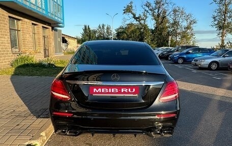 Mercedes-Benz E-Класс, 2018 год, 3 500 000 рублей, 7 фотография