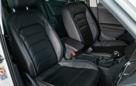 Volkswagen Tiguan II, 2020 год, 2 944 000 рублей, 13 фотография