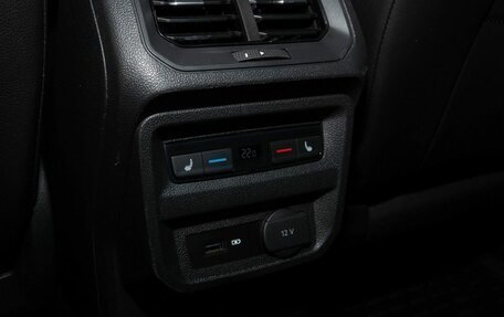 Volkswagen Tiguan II, 2020 год, 2 944 000 рублей, 17 фотография
