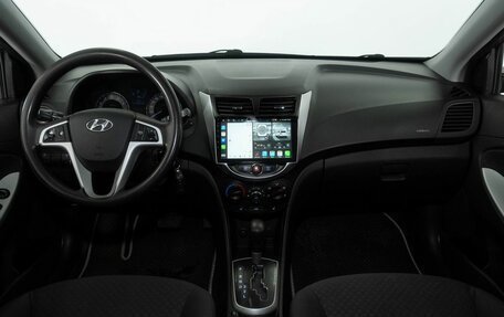 Hyundai Solaris II рестайлинг, 2012 год, 700 000 рублей, 7 фотография