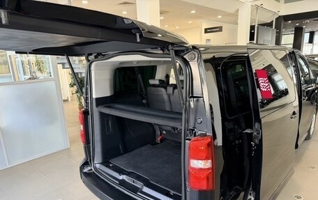 Peugeot Traveller I, 2020 год, 2 535 000 рублей, 36 фотография