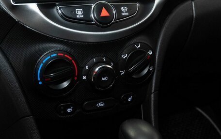 Hyundai Solaris II рестайлинг, 2012 год, 700 000 рублей, 11 фотография
