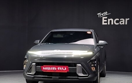 Hyundai Kona, 2023 год, 2 426 666 рублей, 2 фотография