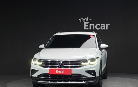 Volkswagen Tiguan II, 2022 год, 3 576 666 рублей, 1 фотография