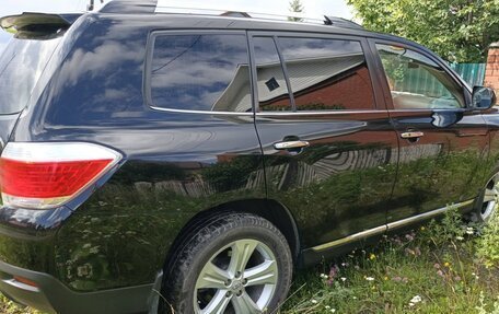 Toyota Highlander III, 2011 год, 2 150 000 рублей, 13 фотография