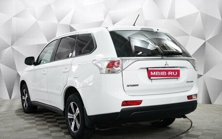 Mitsubishi Outlander III рестайлинг 3, 2013 год, 1 320 000 рублей, 2 фотография