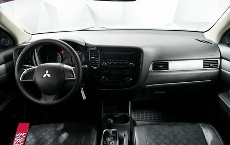 Mitsubishi Outlander III рестайлинг 3, 2013 год, 1 320 000 рублей, 7 фотография