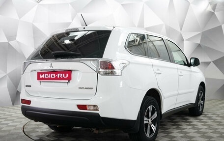 Mitsubishi Outlander III рестайлинг 3, 2013 год, 1 320 000 рублей, 3 фотография