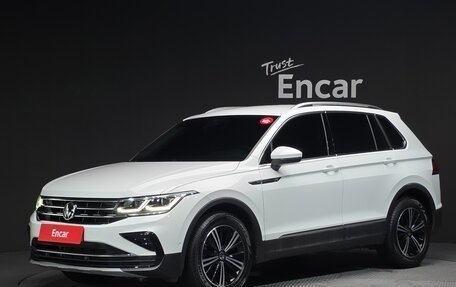 Volkswagen Tiguan II, 2022 год, 3 576 666 рублей, 2 фотография